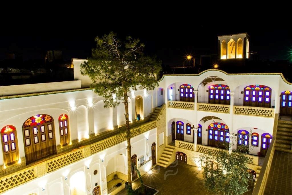اقامتگاه سنتی اطلسی کاشان