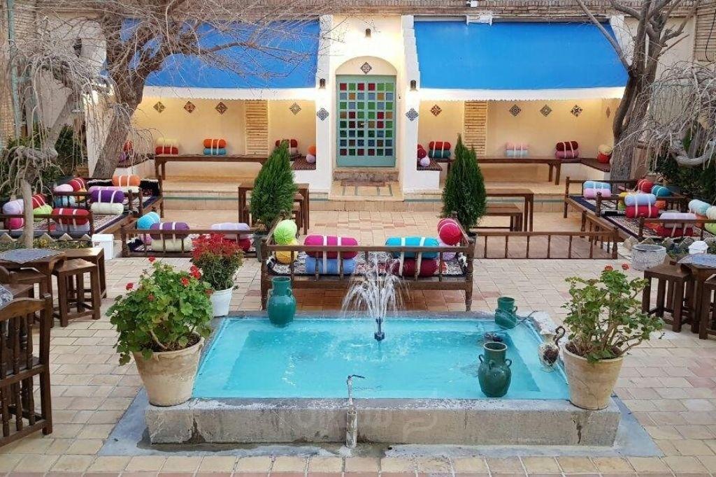 رزرو سرای سنتی هاتف اصفهان