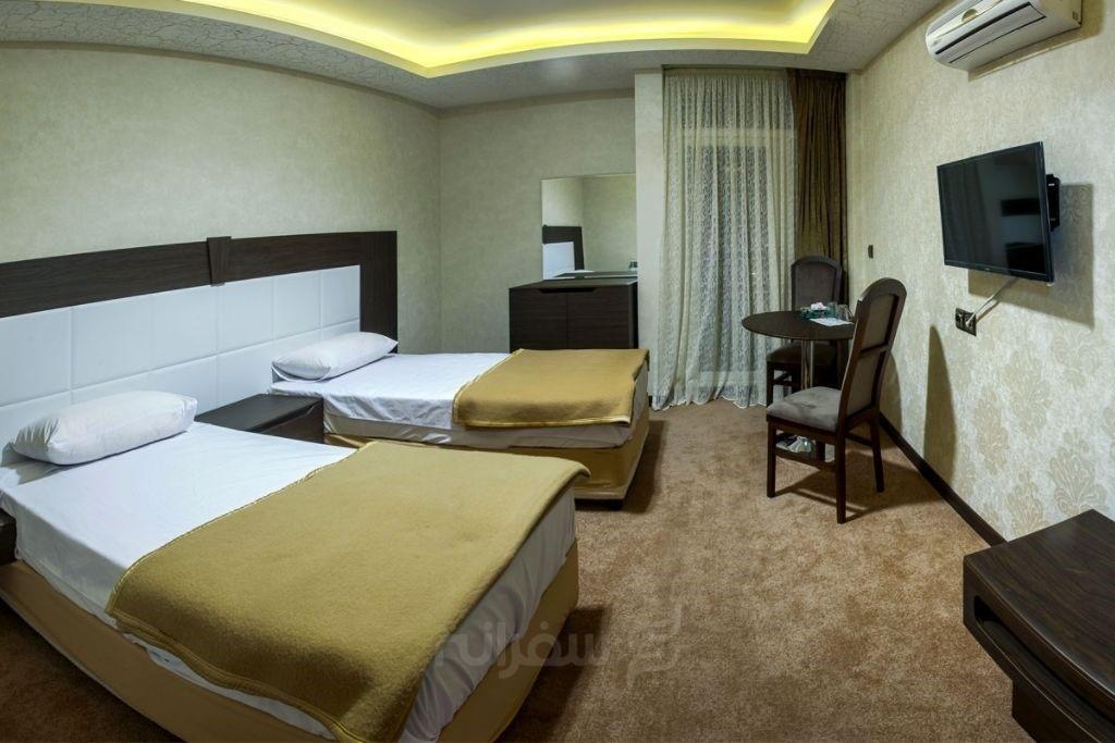 Kerman Hezar Hotel