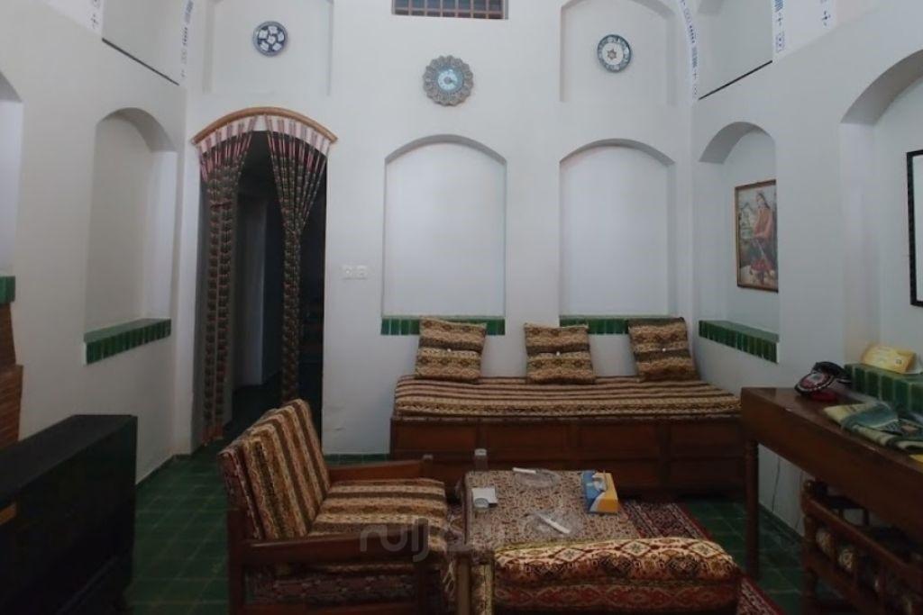 هتل جهانگردی نائین