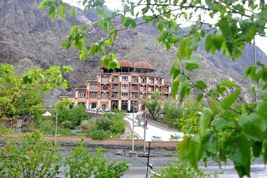 هتل بزرگ کوهستان بیرجند