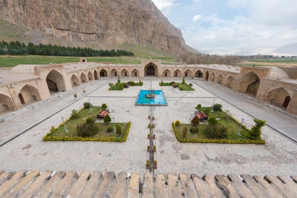 هتل لاله بیستون کرمانشاه