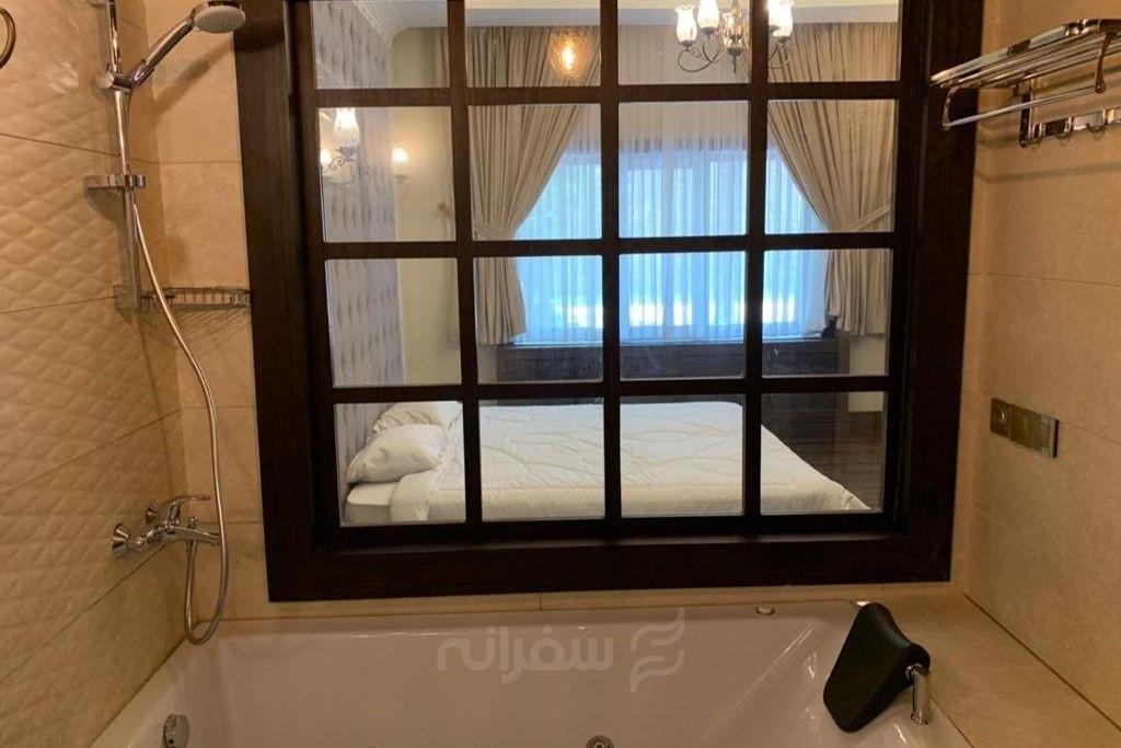 هتل باستانی نگین گچسر