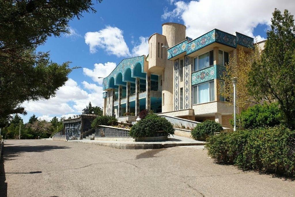 هتل سنگسر مهدی شهر
