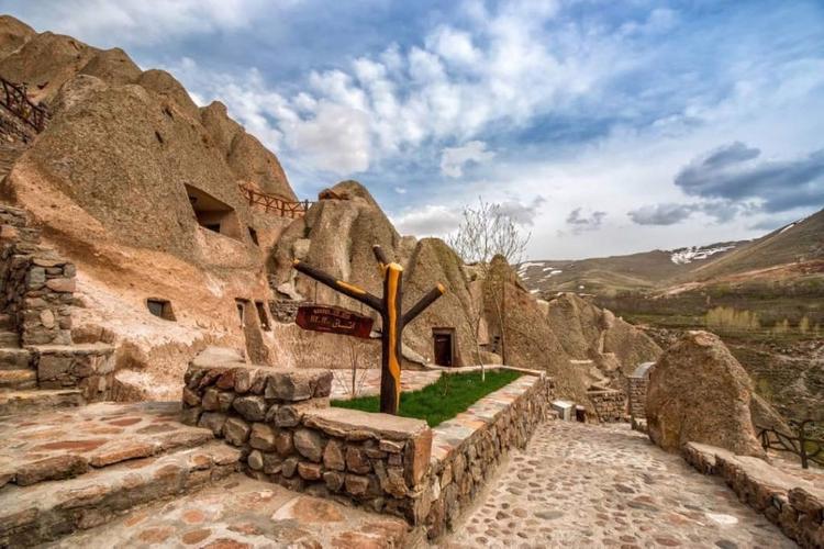 هتل صخره ای لاله کندوان