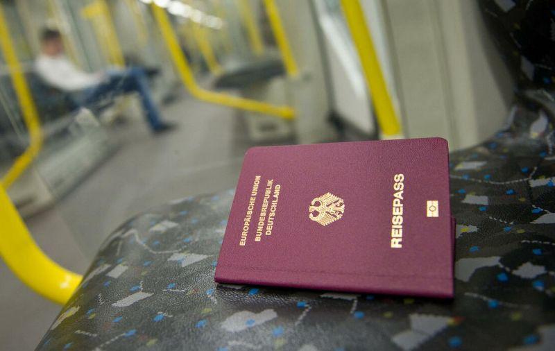 گم شدن پاسپورت در سفر، چه کارهایی باید انجام دهیم؟