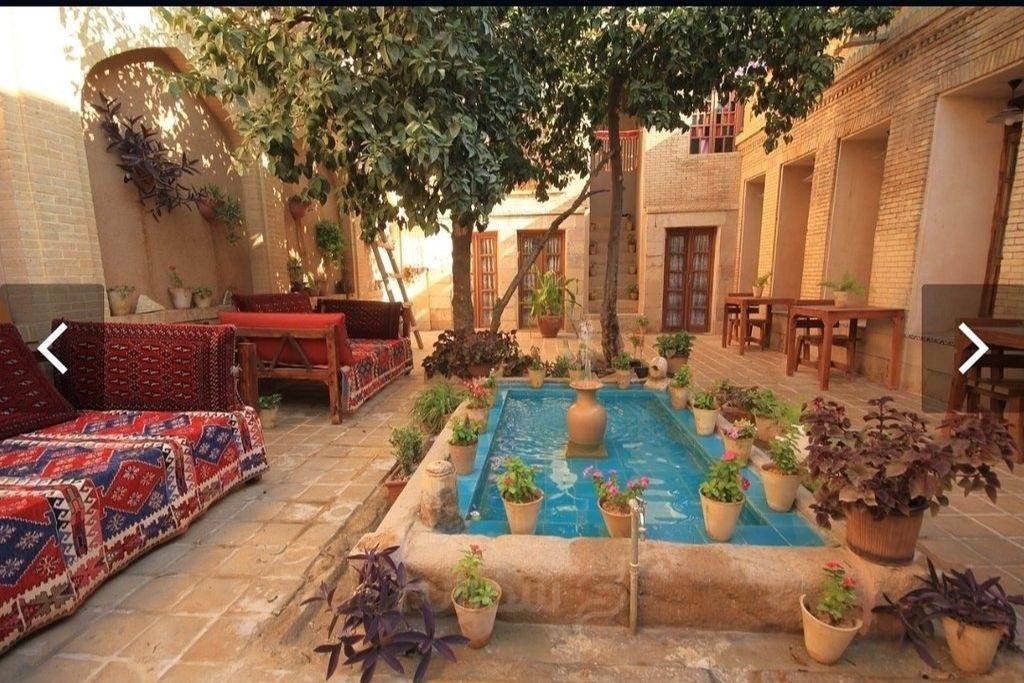 اقامتگاه سنتی ماه منیر شیراز