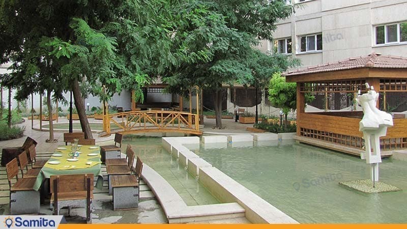 حیاط هتل تهران مشهد