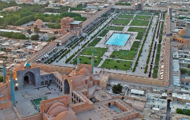 جاذبه‌های گردشگری و اماکن تاریخی اطراف هتل عباسی اصفهان