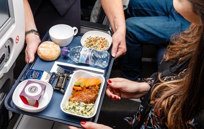 غذا در هواپیما | دانستنی های مهم در مورد سرو غذا در هواپیما
