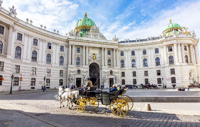 هافبورگ، کاخ امپراتوری اتریش | تاریخچه، بخش های مختلف و مسیرهای دسترسی