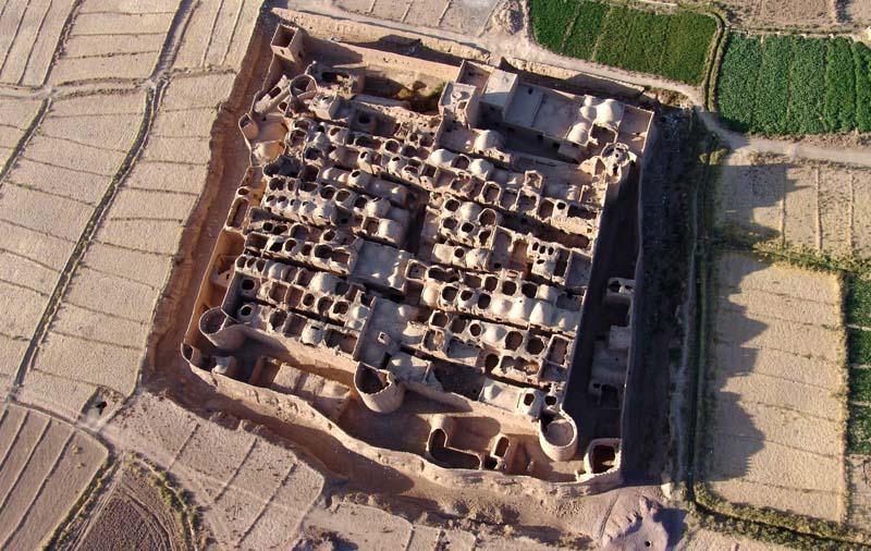 قلعه سریزد در مهریز | یک صندوق امانات از دوران ساسانیان